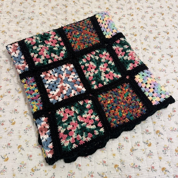 Vtg Handmade Crochet Granny Square Blanket Afghan Throw Black Multicolor 44x80" - Picture 2 of 6